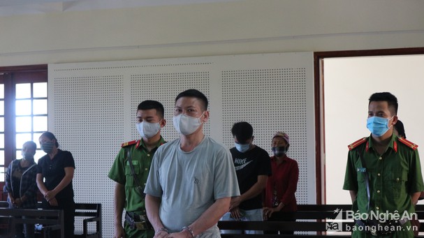 Vợ đi xuất khẩu lao động gửi tiền về, chồng đem đi mua ma túy